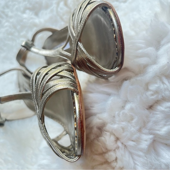 ***Sold on another Platform***Manolo Blahnik Gold T-Strap Heels 7.5 - Picture 5 of 15